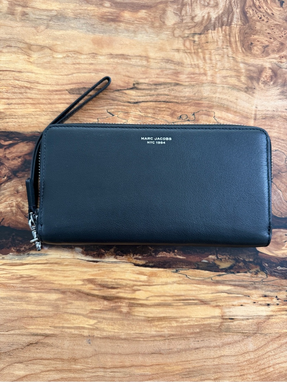 Marc Jacobs Zip Around Continental Wallet Wristlet Leather Black